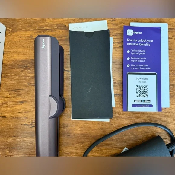 Dyson Hair Tool in Metallic Purple Jasper Plum - Picture 3 of 6